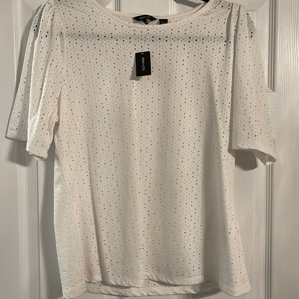 Cute cream T - mesh style - cute with jeans